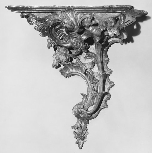 Wall bracket