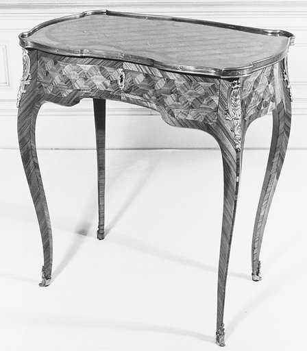 Oblong table