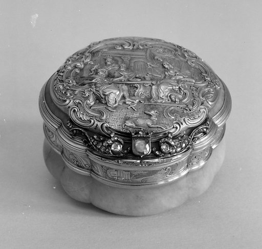 Snuffbox