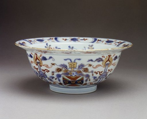 Bowl with coat of arms of the Horsmanden family