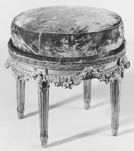 Round stool