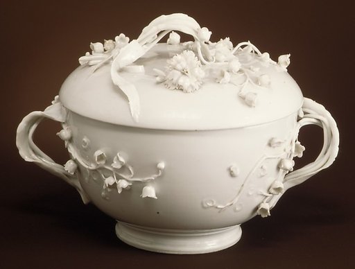 Porringer with cover (Écuelle)