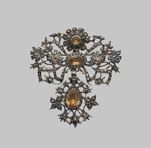 Brooch