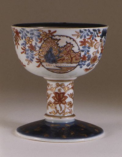 Footed cup