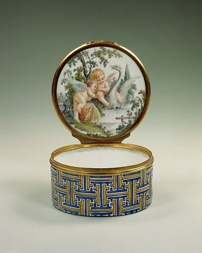 Snuffbox