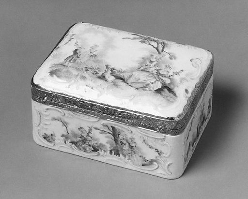 Snuffbox