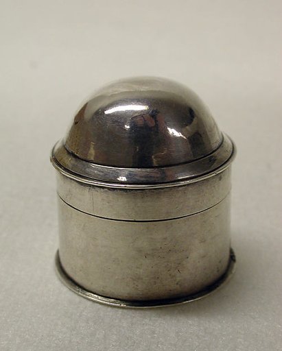 Vinaigrette or nutmeg box