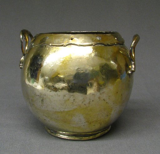 Two-handled pot