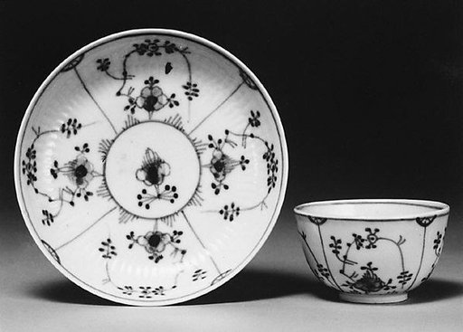 Teabowl and saucer (assembled)
