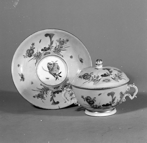 Porringer with cover and stand