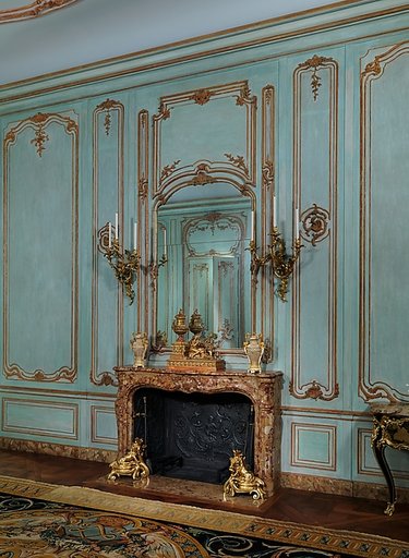 Chimneypiece