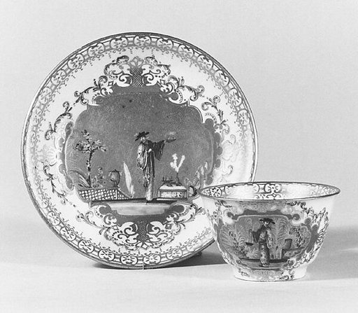 Saucer (part of a service)