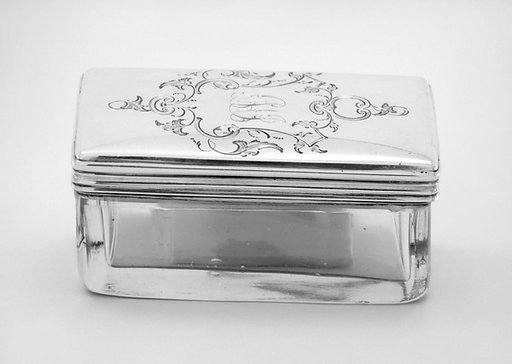 Crystal box with cover (part of a set)