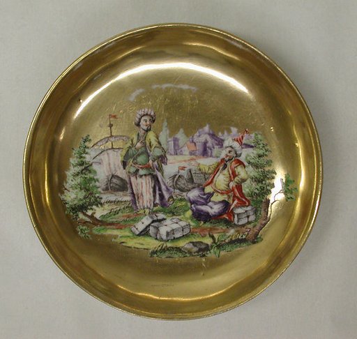 Saucer (part of a service)