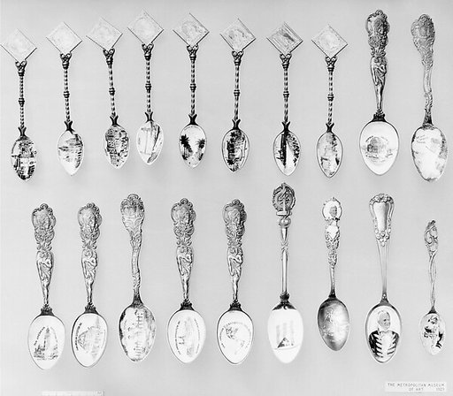 Souvenir spoon