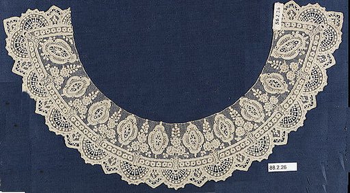 Collar lace