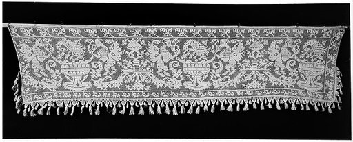 Valance of an altar frontal