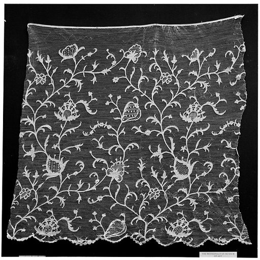 Curtain fragment