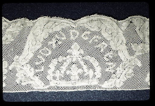 Sleeve ruffle (Engageante)
