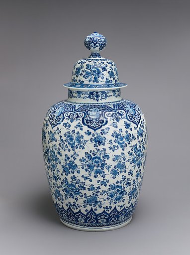 Vase with cover (part of a garniture)