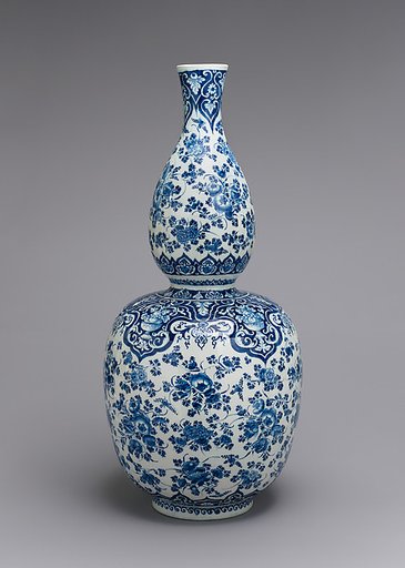 Double-gourd vase (one of a pair, part of a garniture)