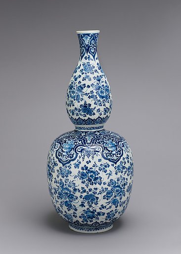 Double-gourd vase (one of a pair, part of a garniture)