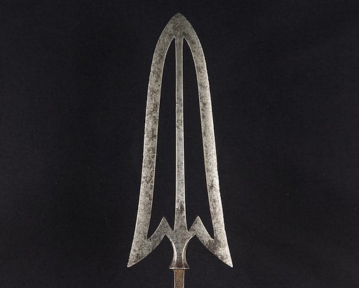 Arrowhead (<i>Yanone</i>)