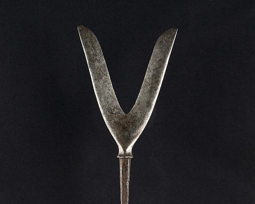 Arrowhead (<i>Yanone</i>)