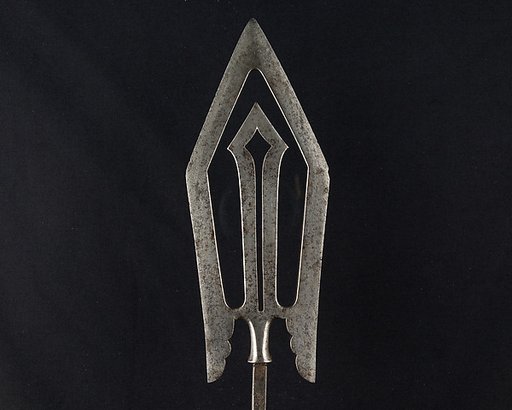 Arrowhead (<i>Yanone</i>)
