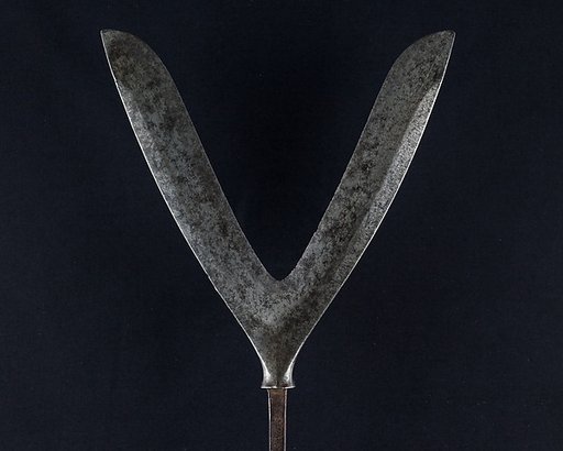 Arrowhead (<i>Yanone</i>)