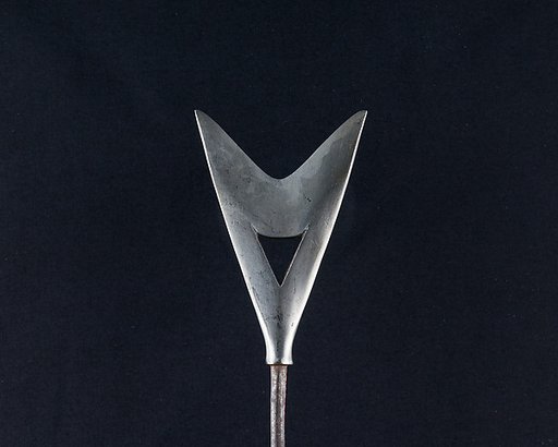 Arrowhead (<i>Yanone</i>)