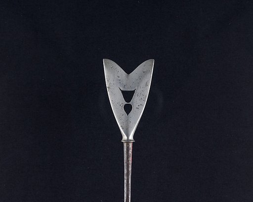 Arrowhead (<i>Yanone</i>)