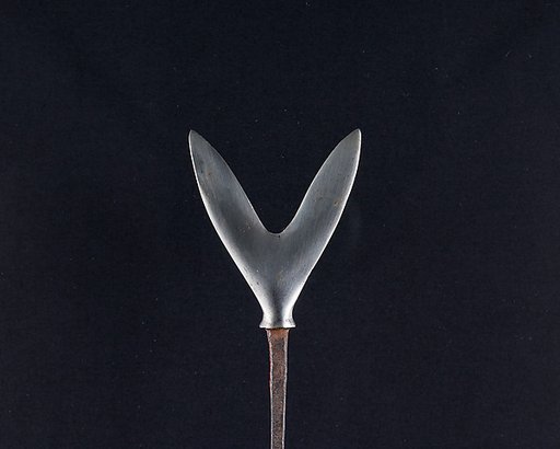 Arrowhead (<i>Yanone</i>)
