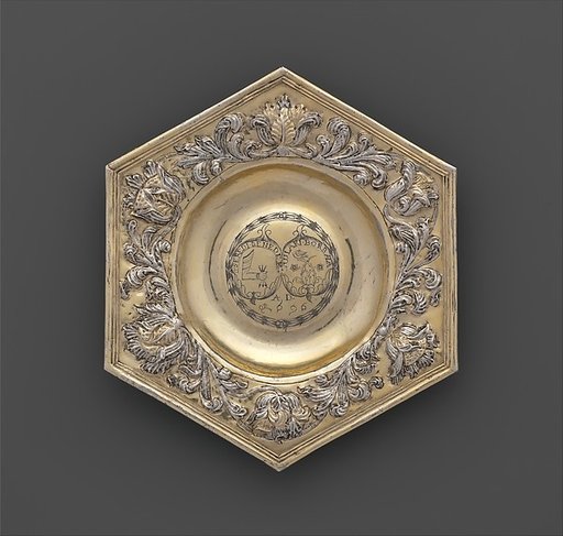 Hexagonal dish