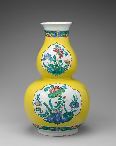 Double-gourd vase (one of a pair)