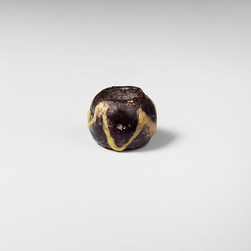 Glass bead