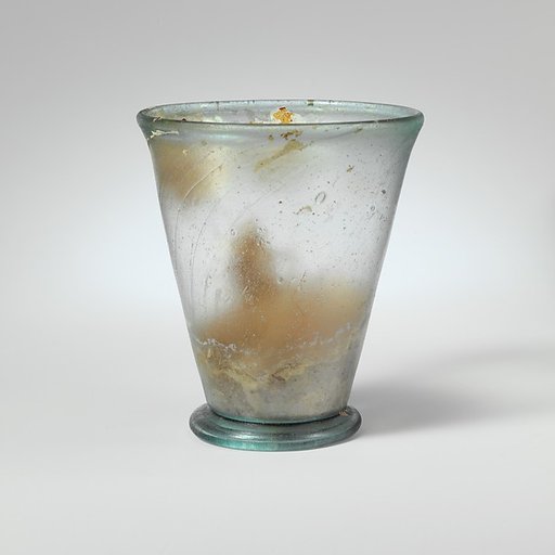 Glass footed beaker