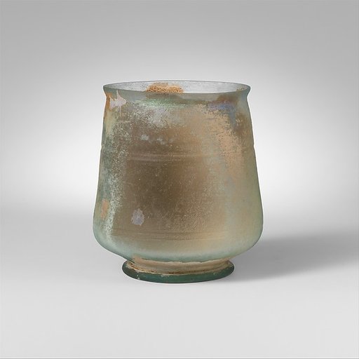 Glass footed beaker