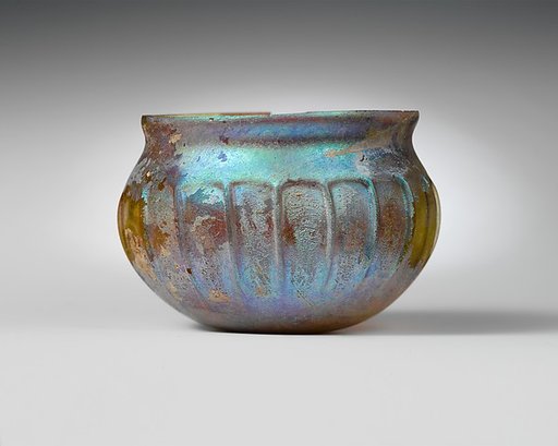 Glass ribbed bowl