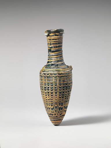 Glass amphoriskos (perfume bottle)