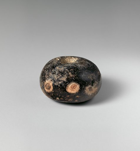 Glass eye bead