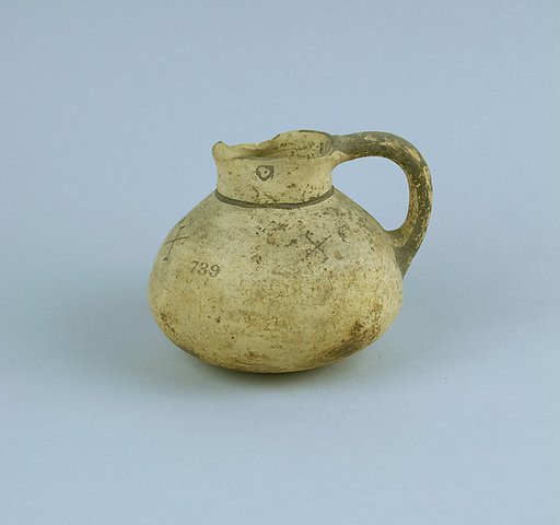 Oinochoe