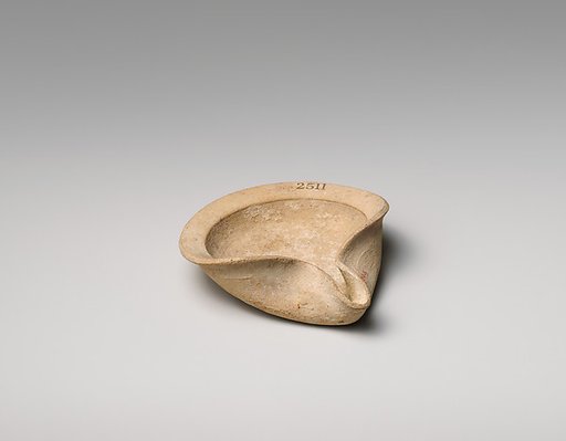 Terracotta saucer-shaped lamp