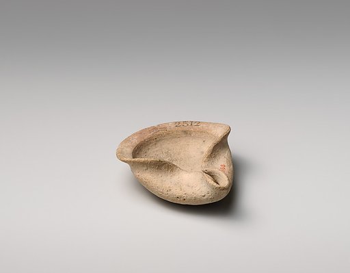Terracotta saucer-shaped lamp