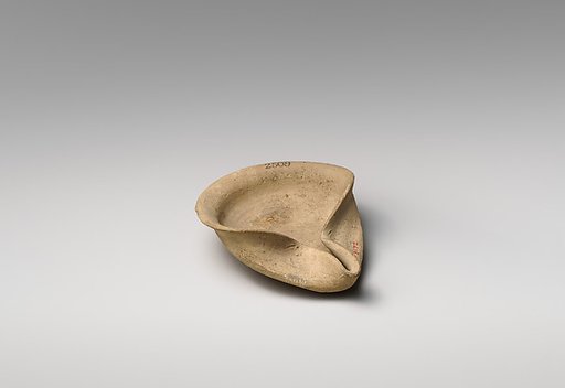 Terracotta saucer-shaped lamp