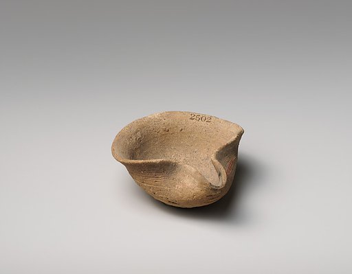 Terracotta saucer-shaped lamp
