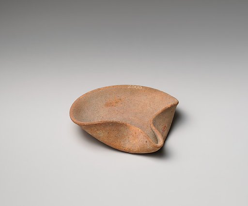 Terracotta saucer-shaped lamp