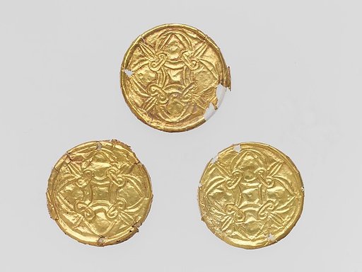 Gold roundel