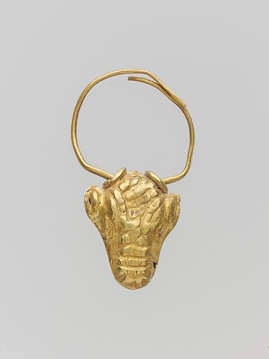 Gold pendant in the form of a bull's head