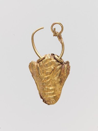 Gold pendant in the form of a bull's head
